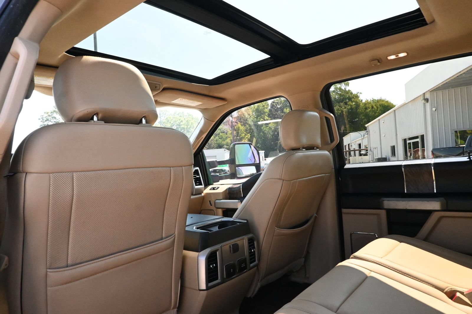 Used 2019 Ford F250 Lariat w/ Lariat Ultimate Package AWD/4WD image 24
