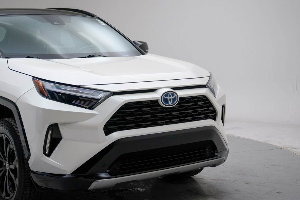 Used 2022 Toyota RAV4 XSE image 4