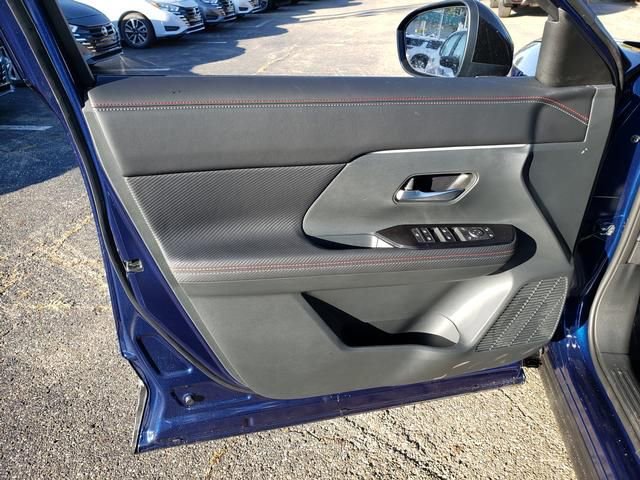 New 2026 Nissan Kicks SR w/ Cold Weather Package image 12