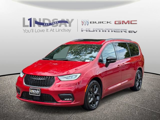 Used 2025 Chrysler Pacifica Limited FWD image 6