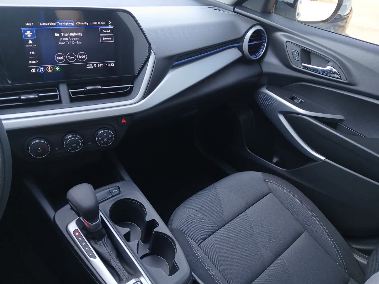 New 2026 Chevrolet Trax LS w/ LS Convenience Package FWD image 31