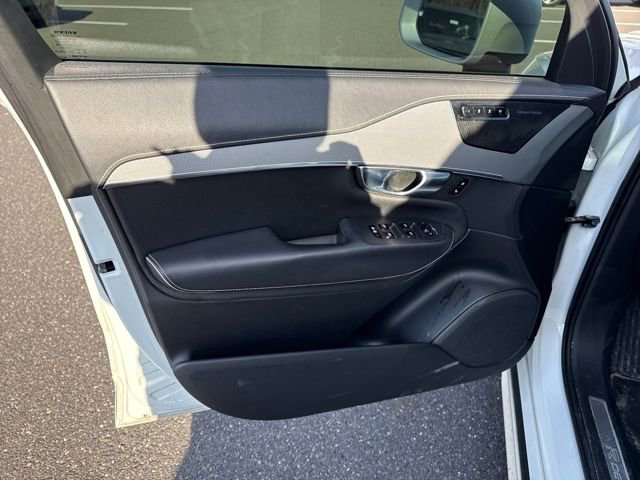 Used 2019 Volvo XC90 T5 R-Design image 16