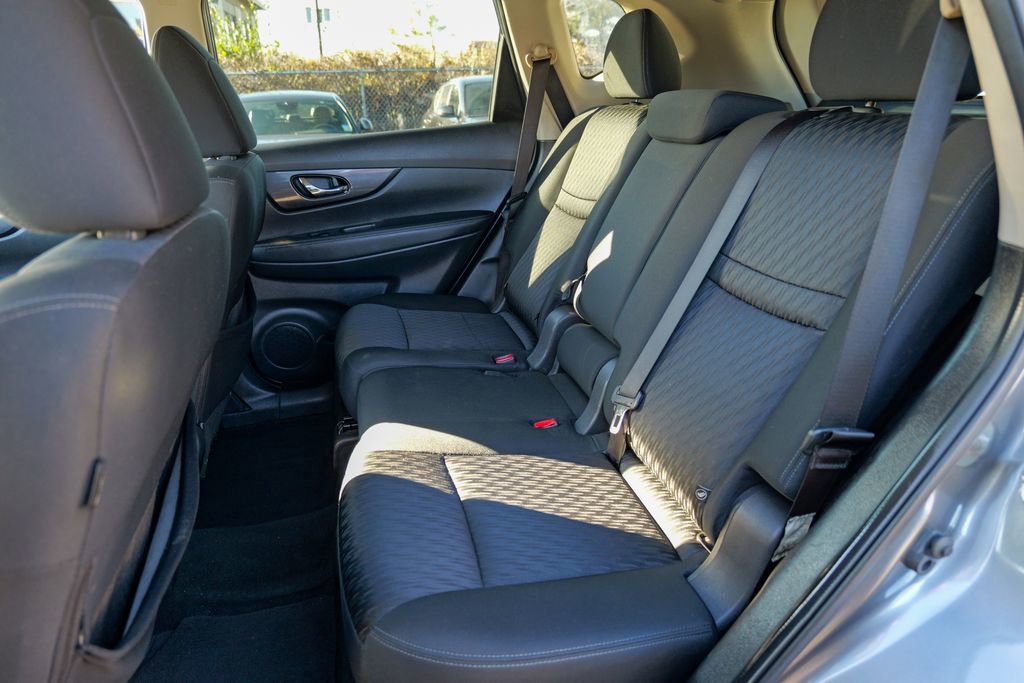 Used 2020 Nissan Rogue SV image 26