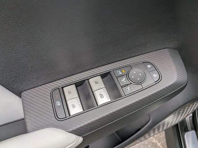 New 2025 Mitsubishi Outlander SE image 13