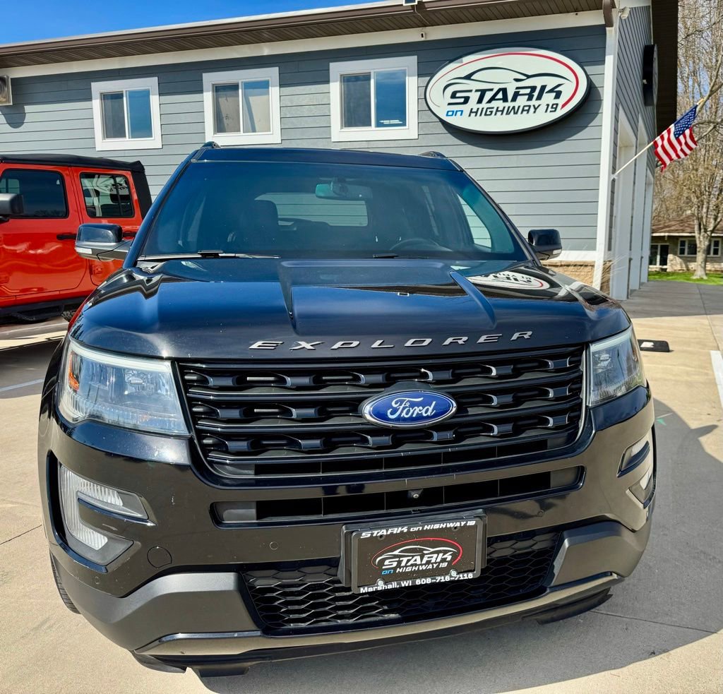 Used 2017 Ford Explorer Sport w/ Equipment Group 401A AWD/4WD image 2