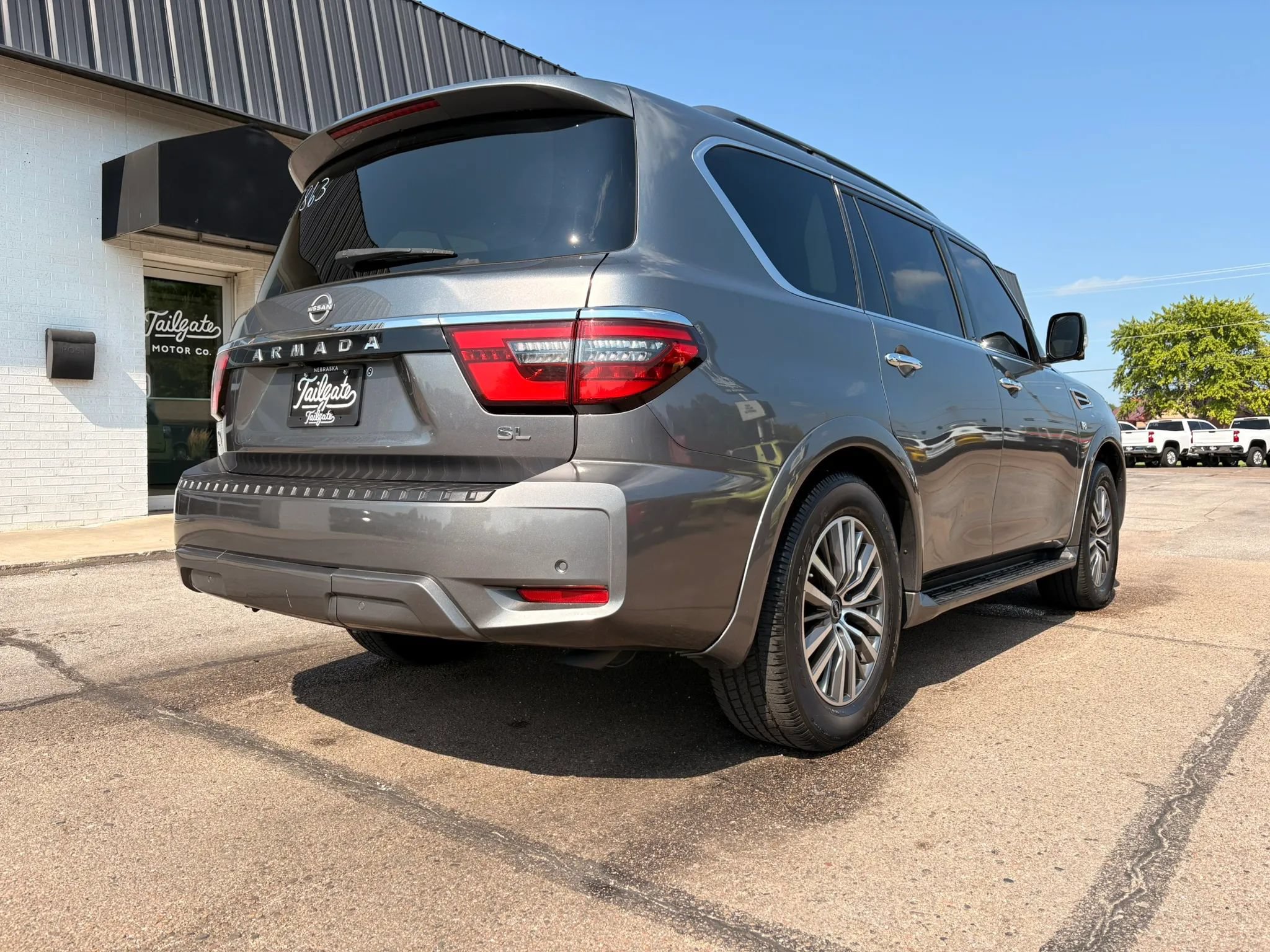 Used 2021 Nissan Armada SL w/ Captain's Chairs Package AWD/4WD image 7