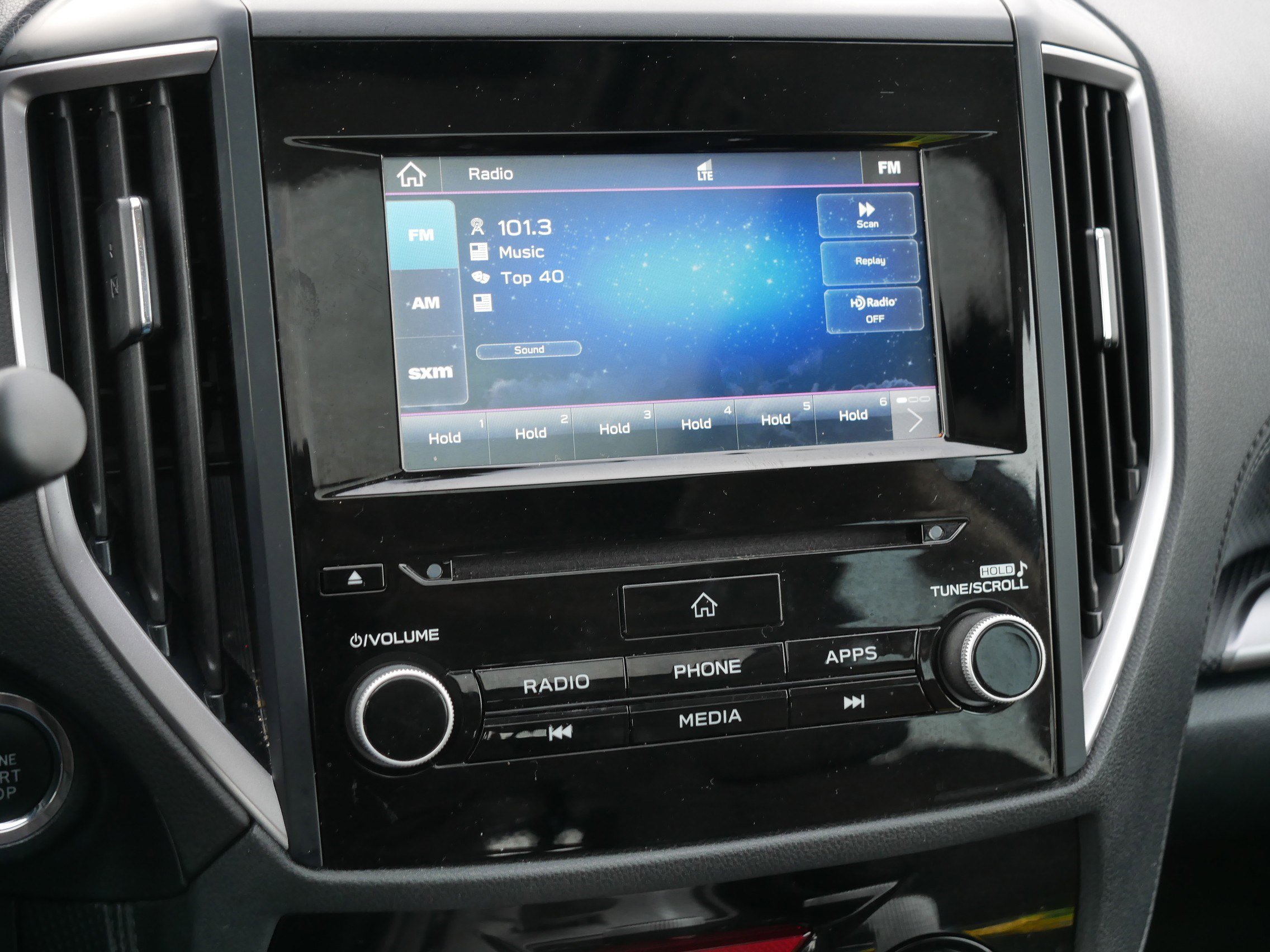 Used 2022 Subaru Forester Premium image 22