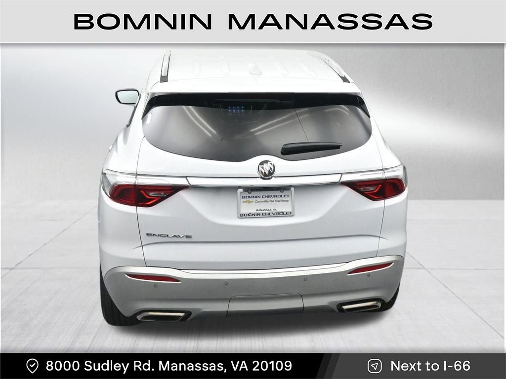 Used 2023 Buick Enclave Essence image 25