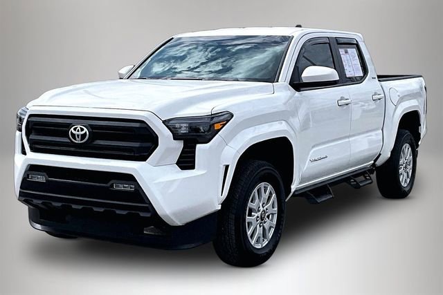 Used 2025 Toyota Tacoma SR5 image 2