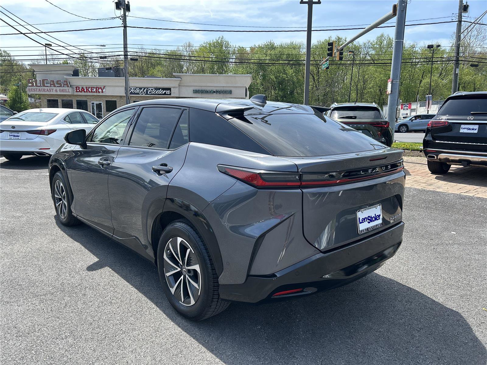 Used 2023 Lexus RZ 450e Premium w/ Technology Package image 3