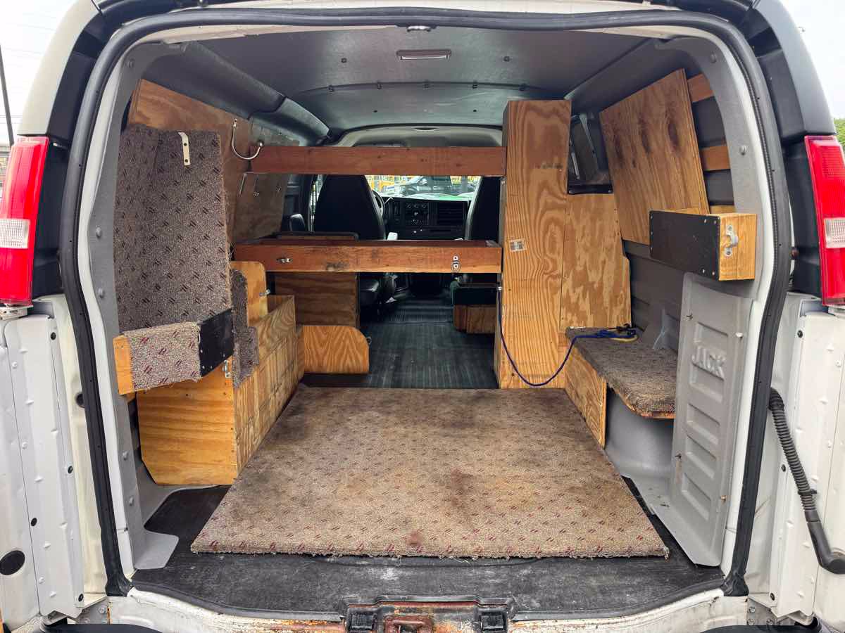 Used 2014 Chevrolet Express 1500 RWD image 33
