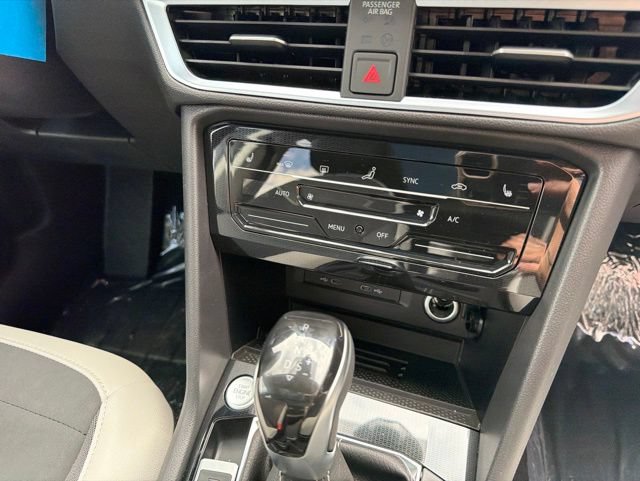 New 2026 Volkswagen Taos SE AWD/4WD image 32