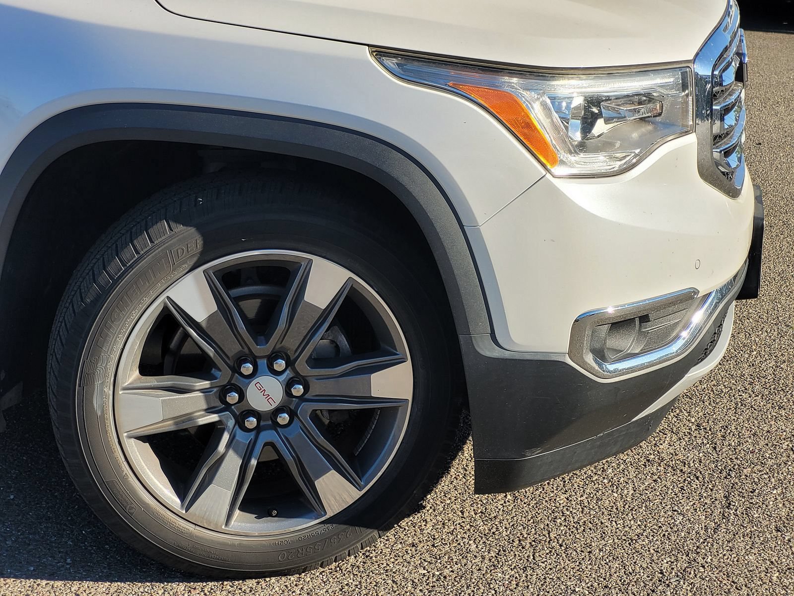 Used 2018 GMC Acadia SLT AWD/4WD image 3