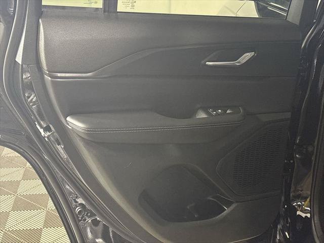 Certified 2025 Jeep Grand Cherokee Laredo w/ MOPAR Finishing Package AWD/4WD image 19