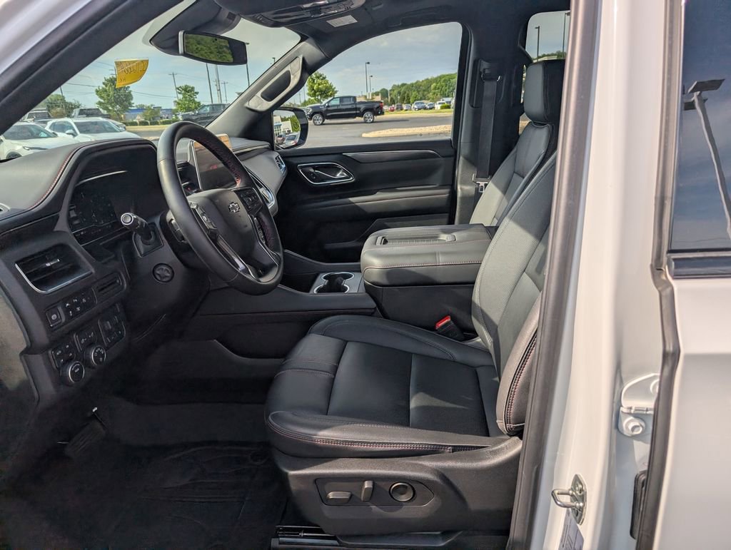 Used 2024 Chevrolet Tahoe RST w/ Luxury Package AWD/4WD image 14
