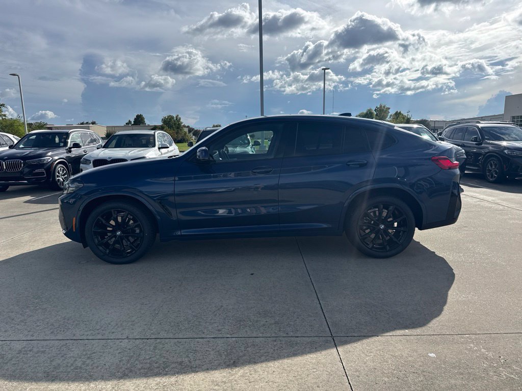 Certified 2024 BMW X4 xDrive30i w/ M Sport Package AWD/4WD image 2