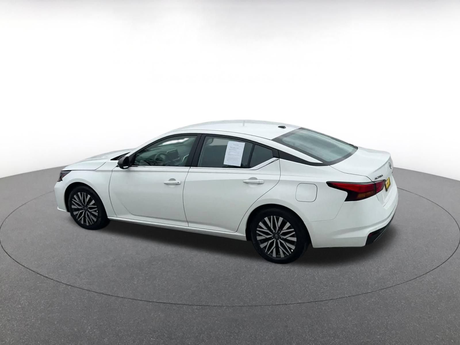 Used 2026 Nissan Altima 2.5 SV FWD image 9