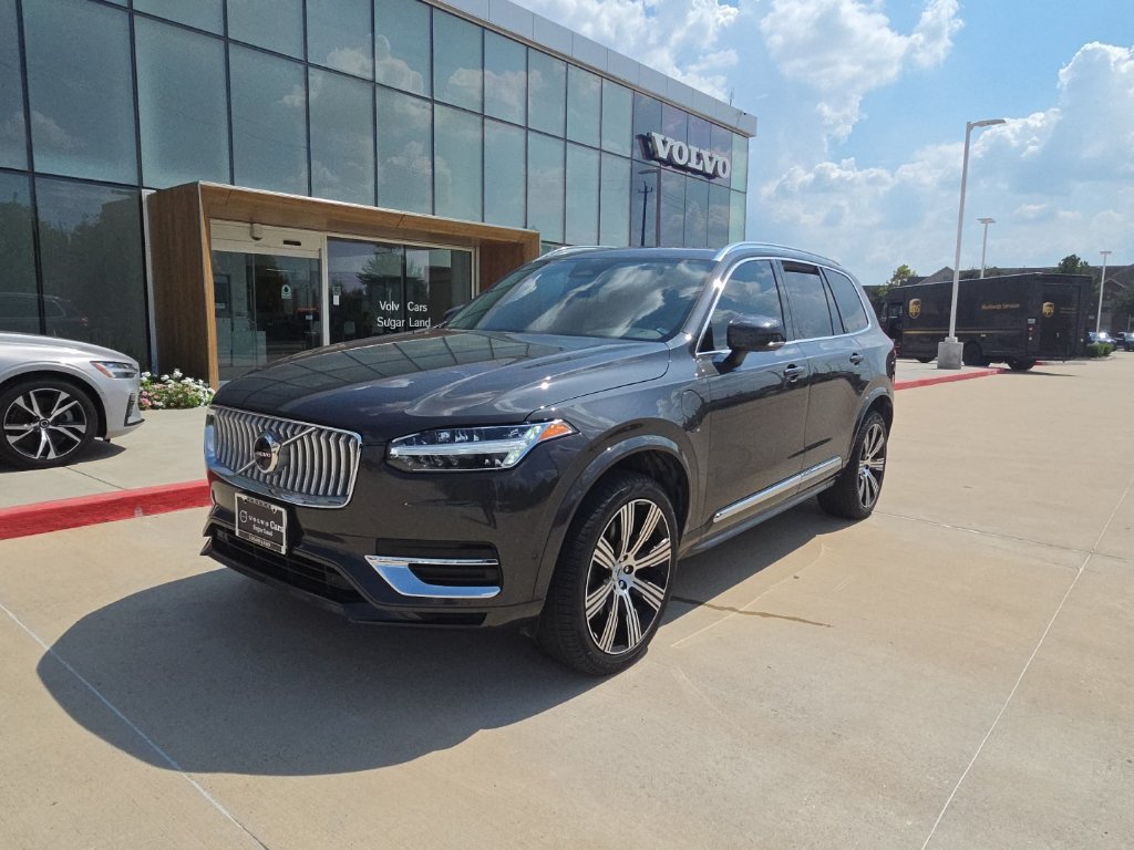 Used 2025 Volvo XC90 T8 Plus AWD/4WD image 2