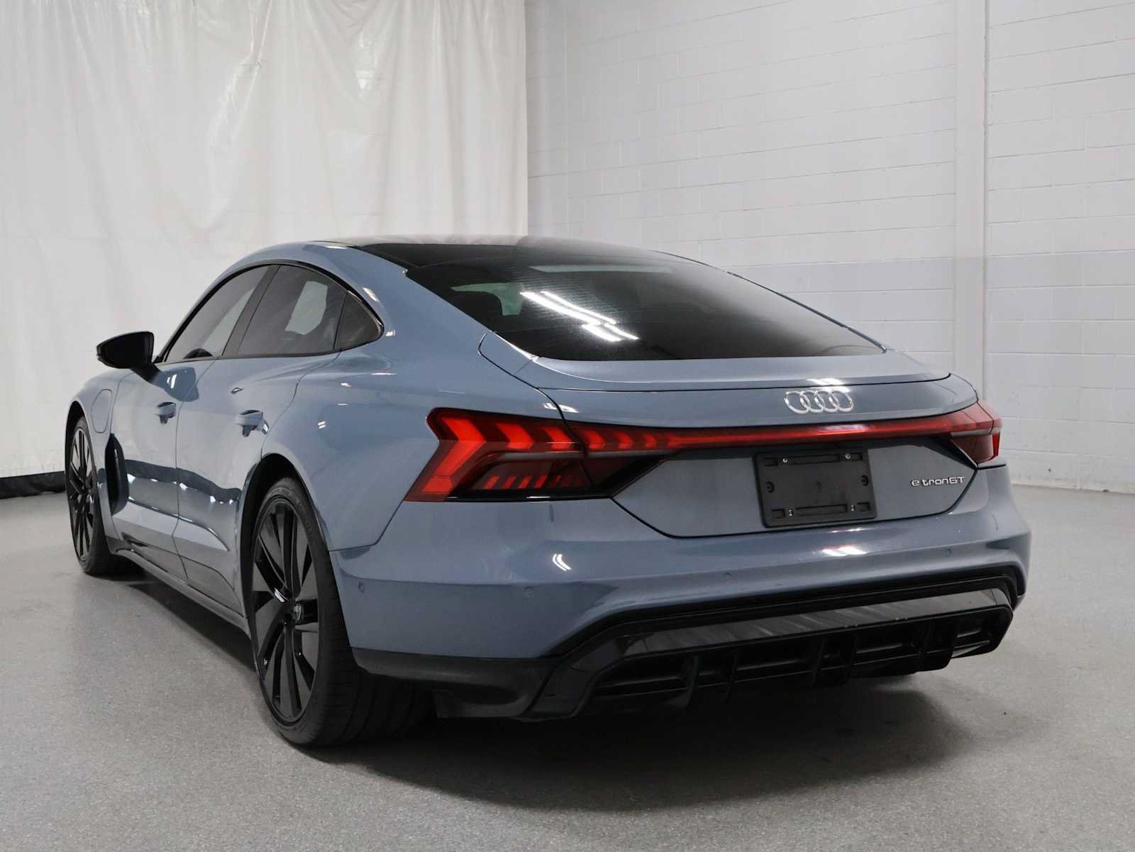 Used 2022 Audi e-tron GT Prestige AWD/4WD image 3
