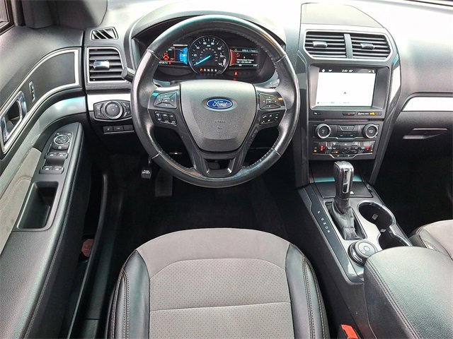 Used 2017 Ford Explorer XLT w/ Equipment Group 202A image 11