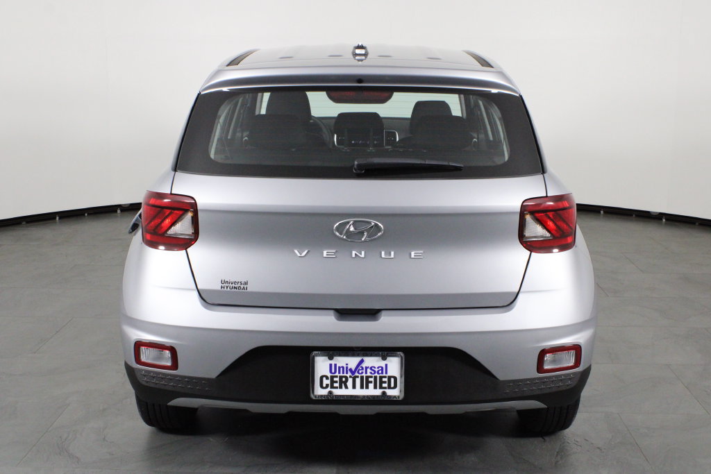 Certified 2026 Hyundai Venue SE FWD image 11