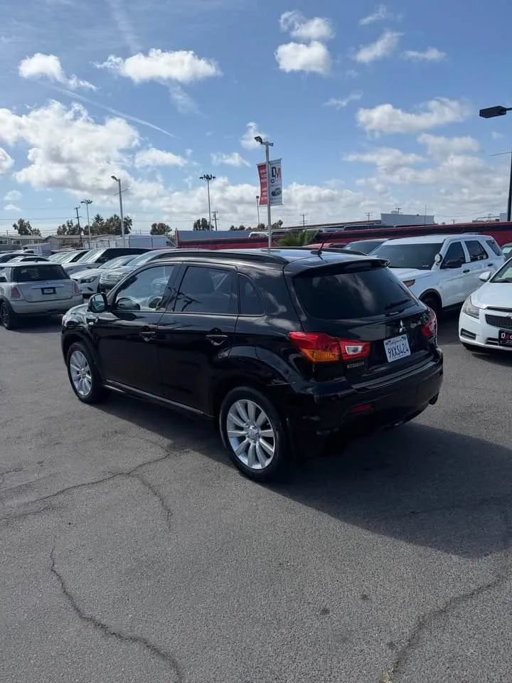 Used 2011 Mitsubishi Outlander Sport SE FWD image 5
