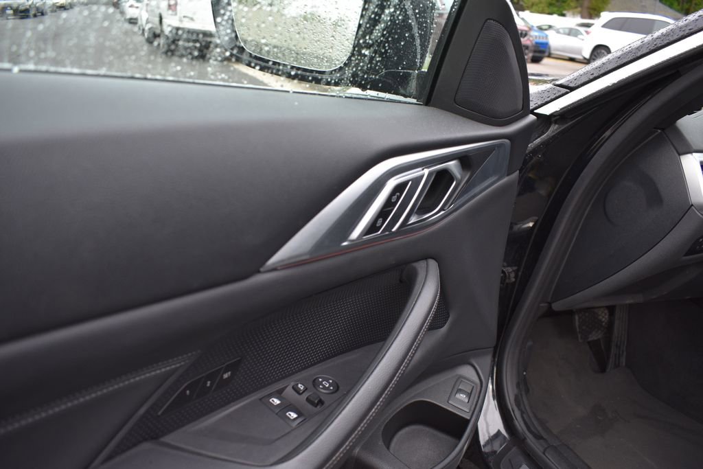 Used 2025 BMW 430i Coupe w/ Premium Package RWD image 14