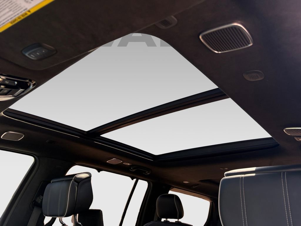 Used 2022 Jeep Grand Wagoneer Series II w/ Premium Group II image 6