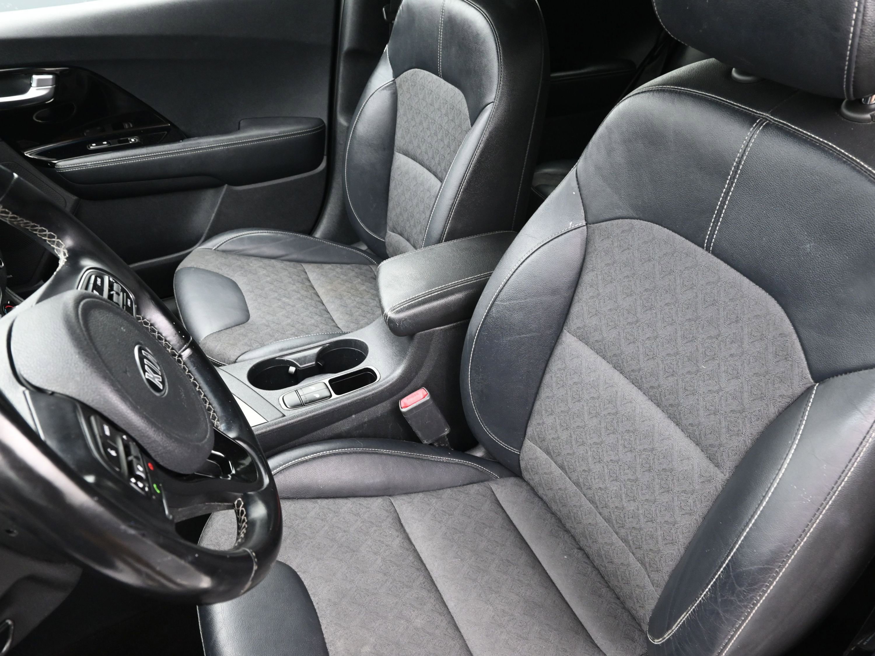 Used 2019 Kia Niro S Touring image 11