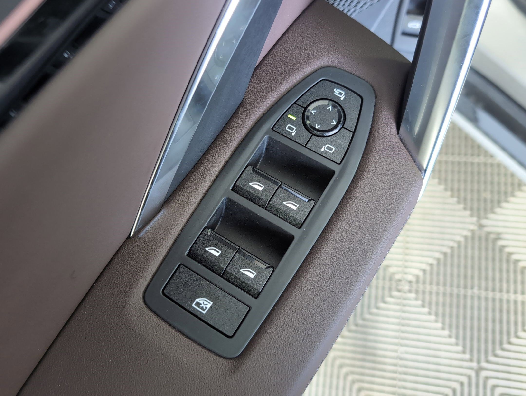 Used 2025 BMW X1 xDrive28i w/ Technology Package image 20