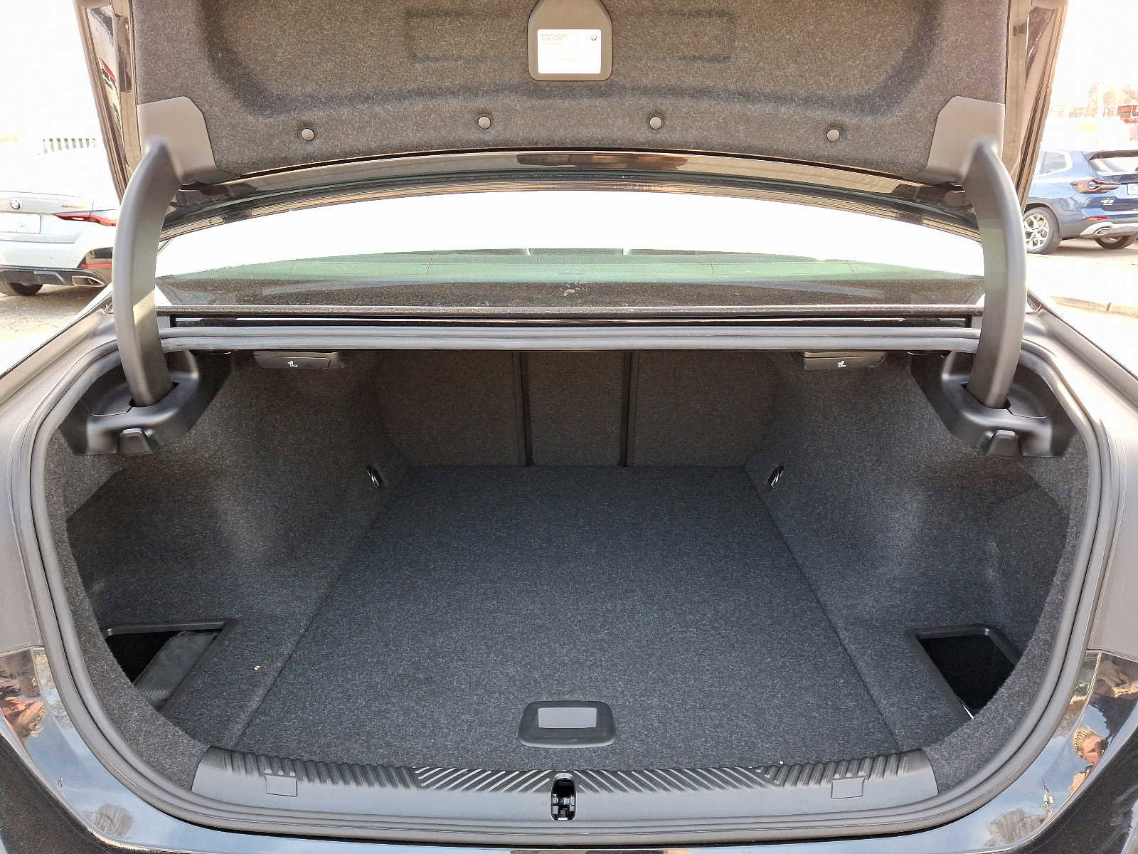 Used 2024 BMW i5 eDrive40i w/ Premium Package image 26