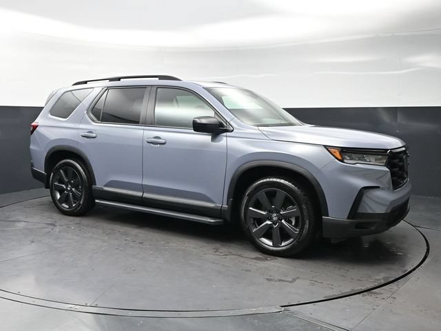 Used 2025 Honda Pilot Sport image 3