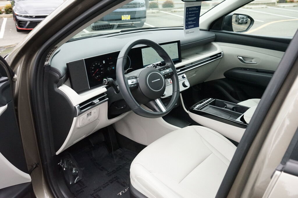 Certified 2025 Hyundai Tucson SEL AWD/4WD image 16