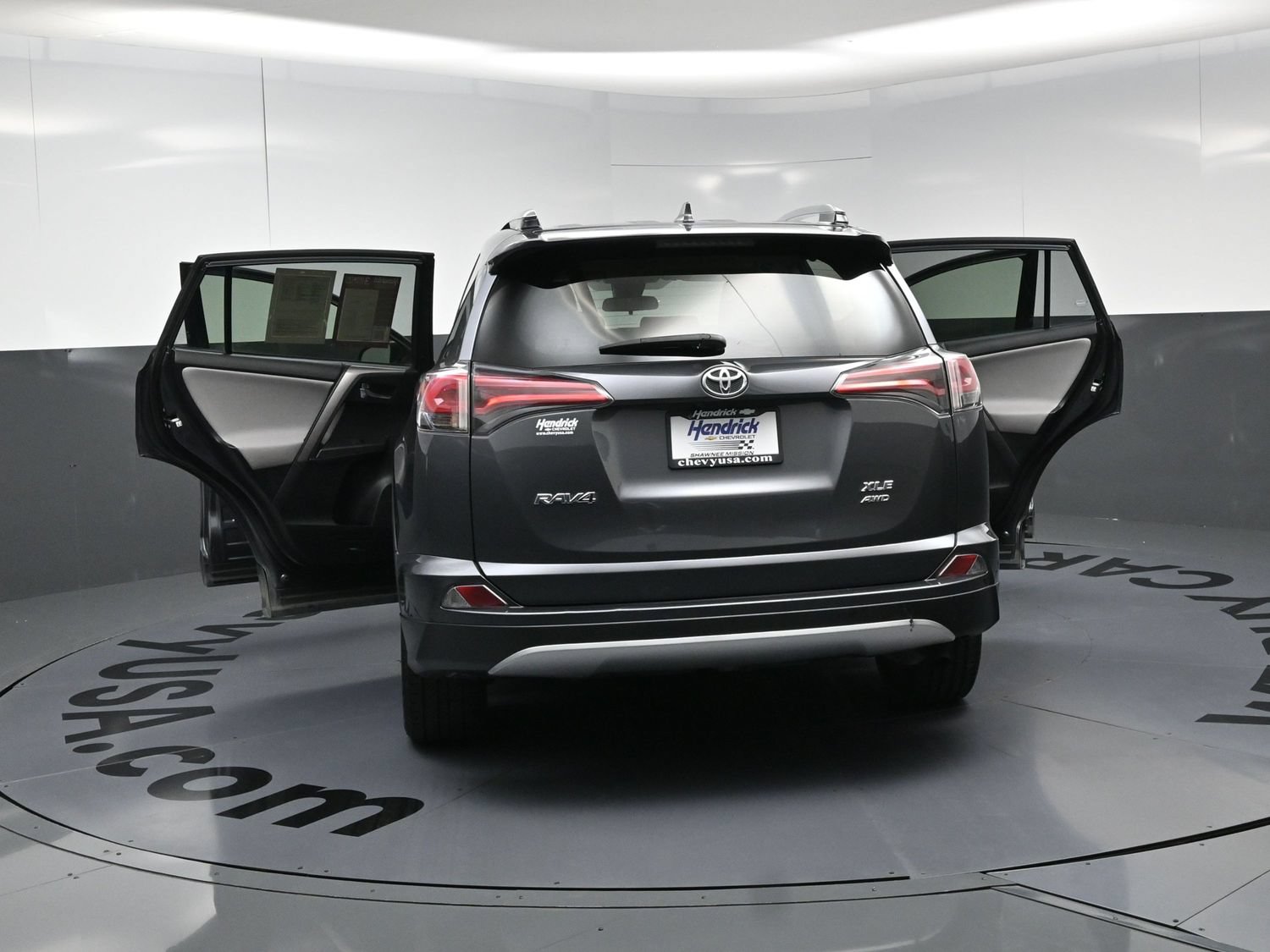 Used 2018 Toyota RAV4 XLE AWD/4WD image 24