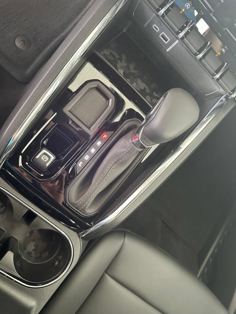 New 2026 GMC Canyon Elevation w/ Convenience Package RWD image 26