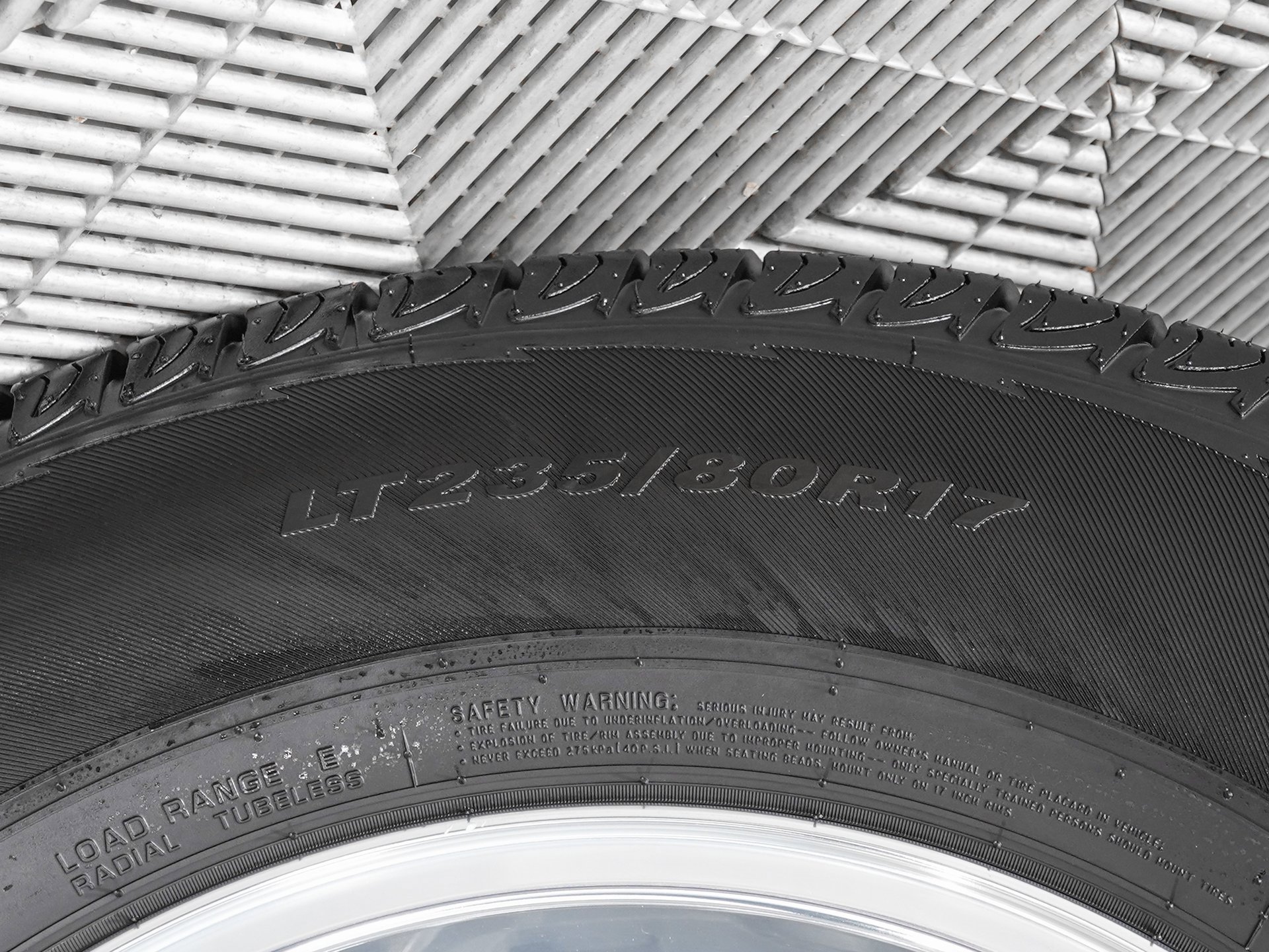 Used 2025 RAM 3500 Laramie w/ Sport Appearance Package image 32