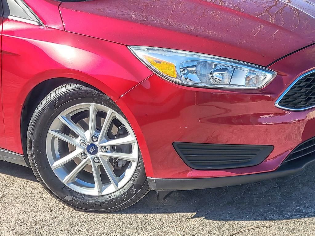 Used 2015 Ford Focus SE image 4