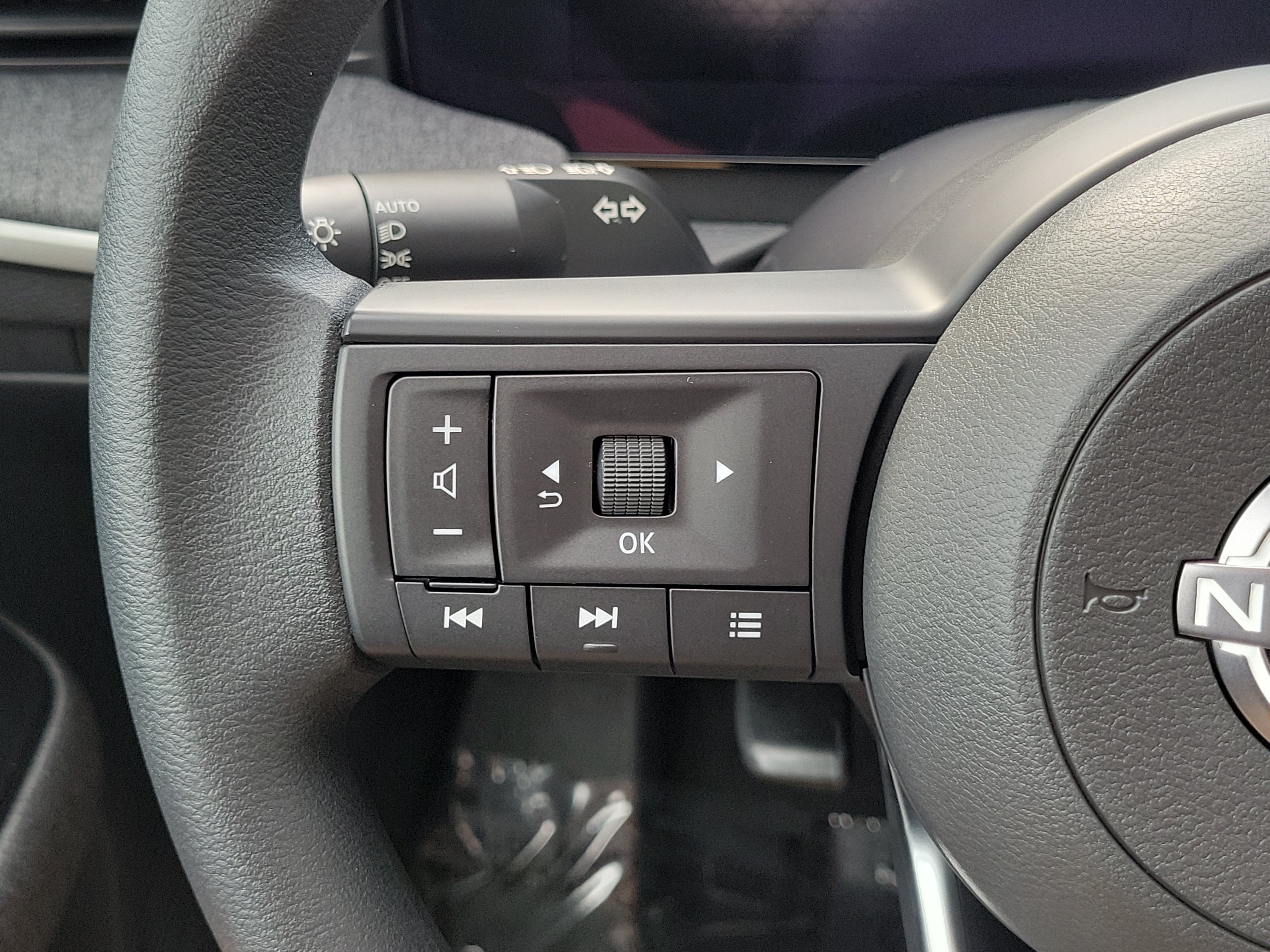 Certified 2026 Nissan Kicks SV FWD image 23