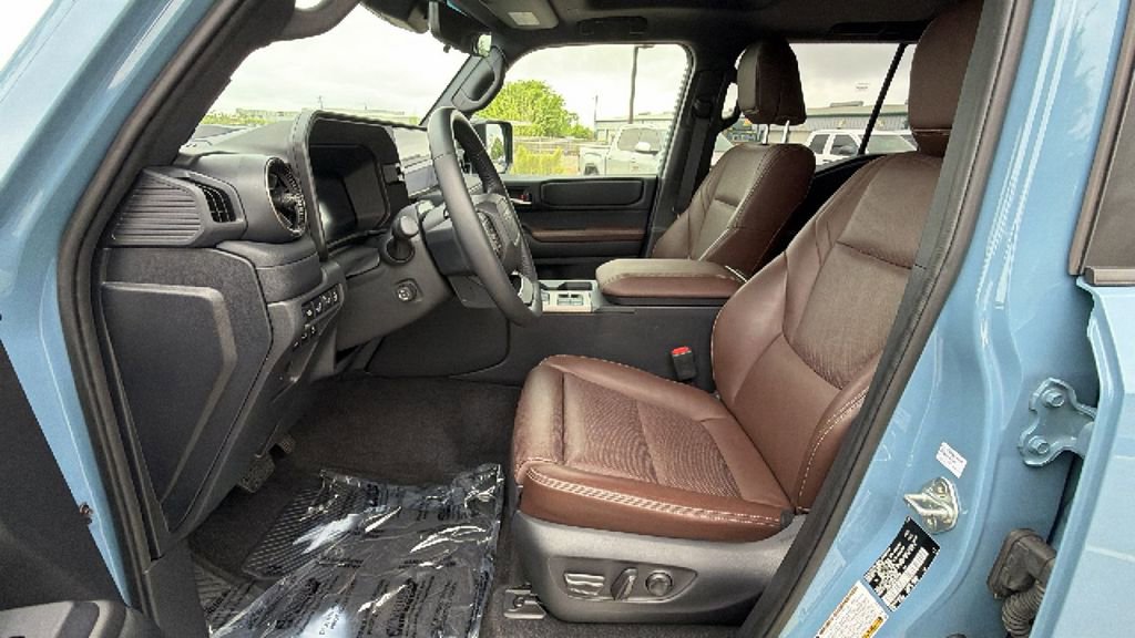 Used 2025 Toyota Land Cruiser w/ Premium Package image 16