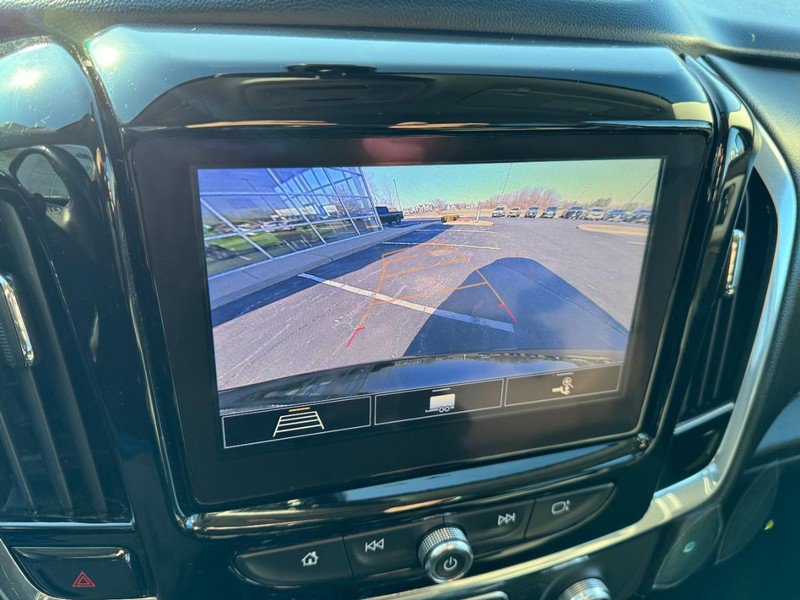 Used 2020 Chevrolet Traverse LT image 25