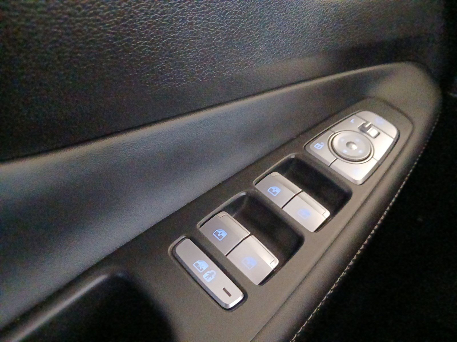 Certified 2023 Hyundai Santa Fe Calligraphy w/ Cargo Package image 18