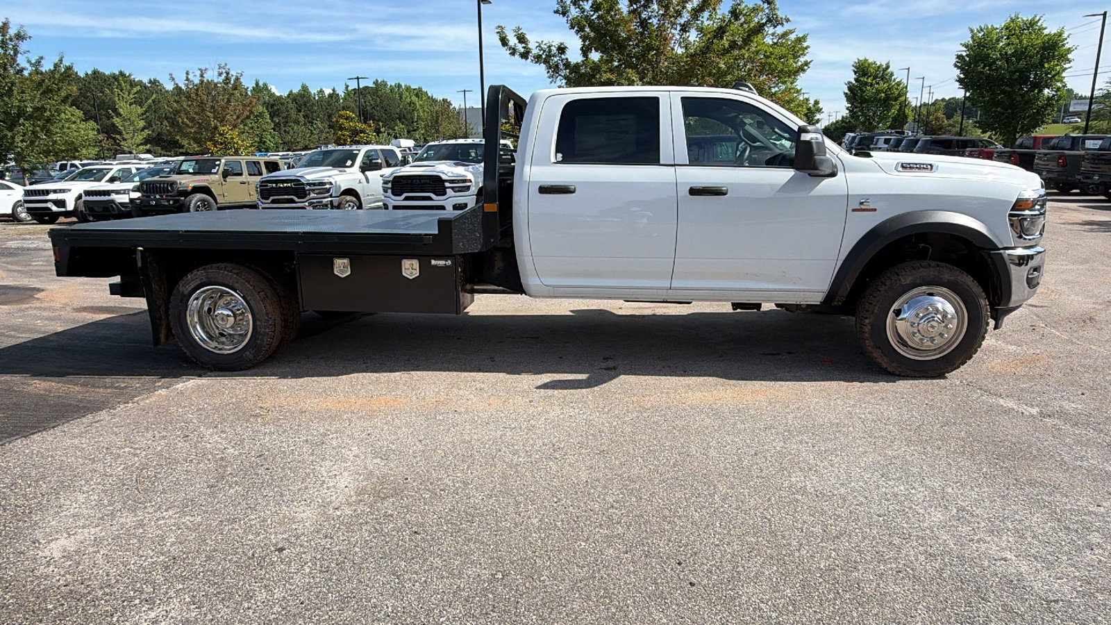 New 2026 RAM 5500 Tradesman w/ Chrome Appearance Group AWD/4WD image 7