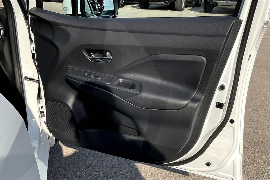Used 2025 Nissan Versa SV w/ Trunk Package FWD image 15