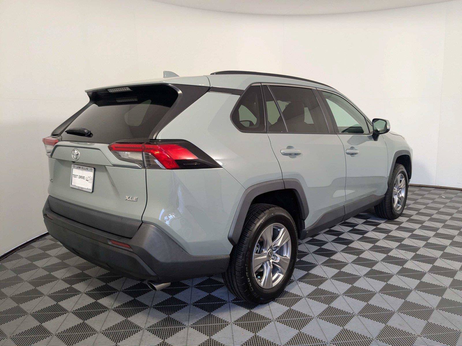 Certified 2022 Toyota RAV4 XLE FWD image 6