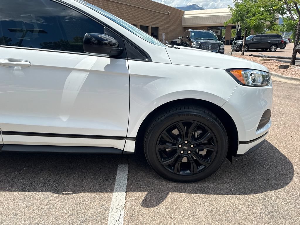 Certified 2023 Ford Edge SE w/ Black Appearance Package AWD/4WD image 32