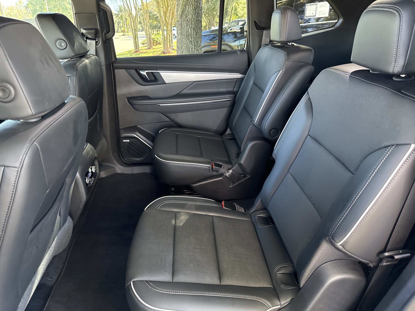 Used 2025 Buick Enclave Preferred image 15