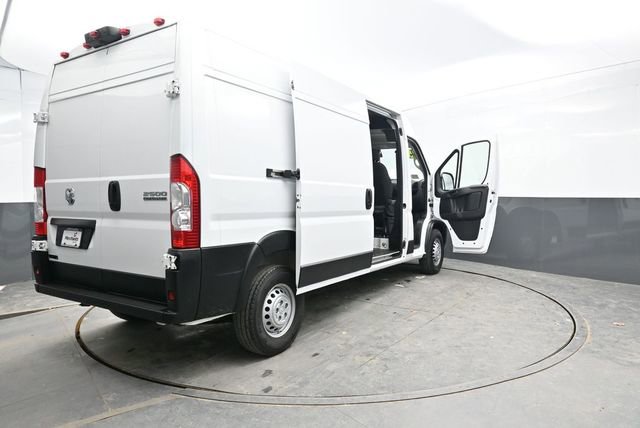 Used 2025 RAM ProMaster 2500 w/ Convenience Group image 40