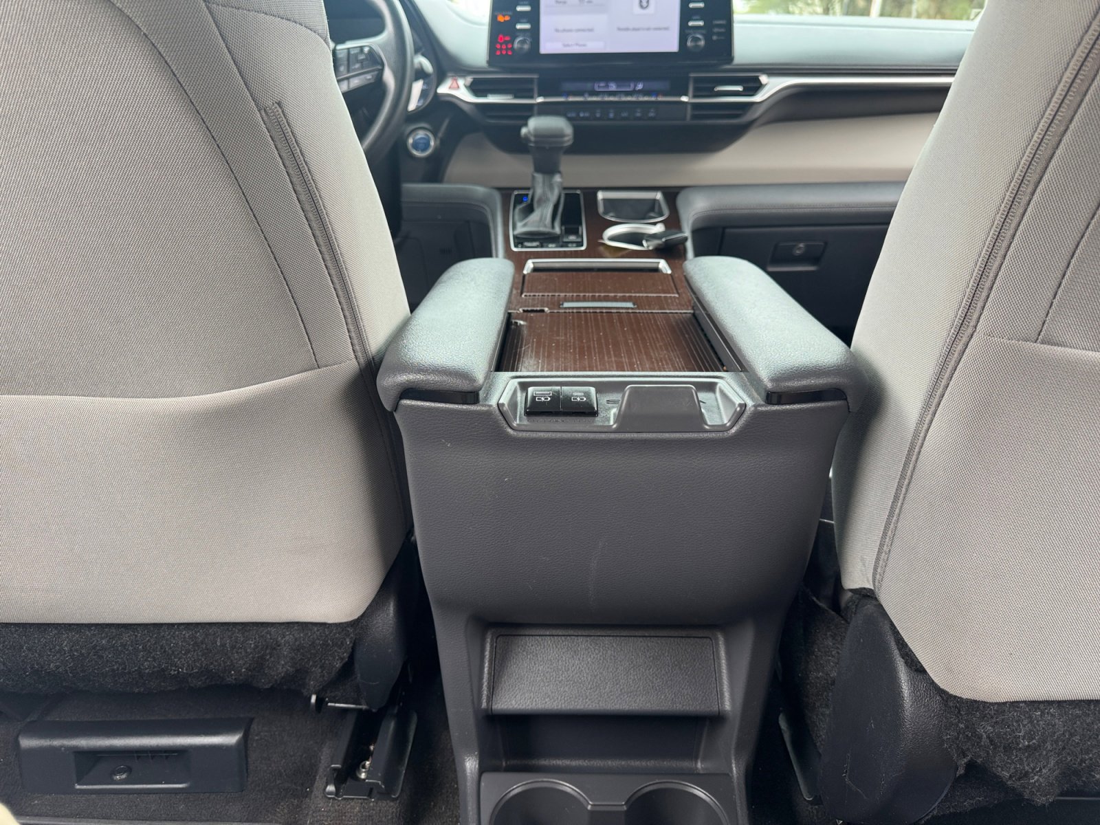Certified 2023 Toyota Sienna LE FWD image 33