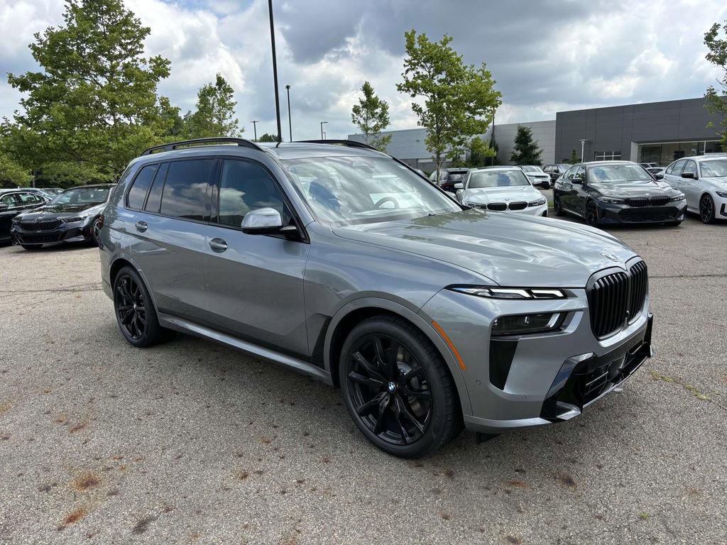 New 2026 BMW X7 xDrive40i w/ M Sport Package