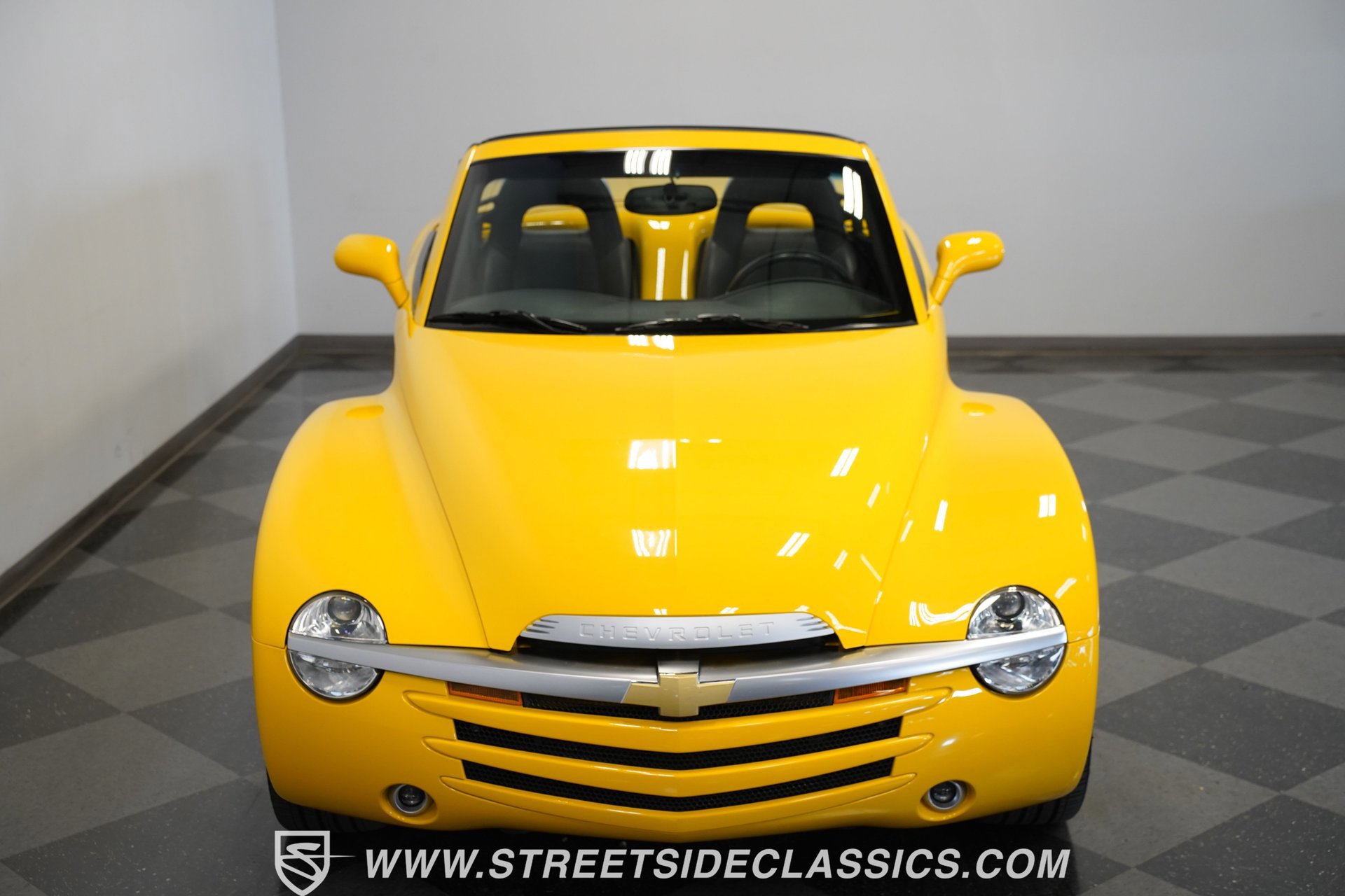 Used 2005 Chevrolet SSR w/ Preferred Equipment Group image 26